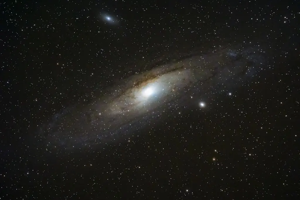 Difference Between Western Astrology and Vedic Astrology