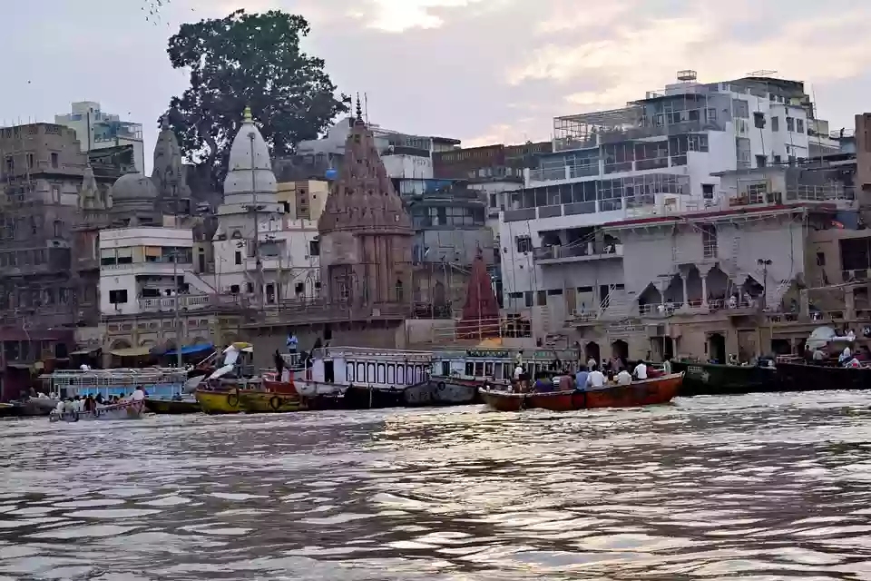 Exploring the Enchanting Charms of Banaras: A Sacred Journey